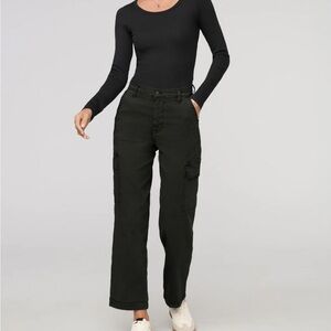 Straight Leg Cargo Pants in Black